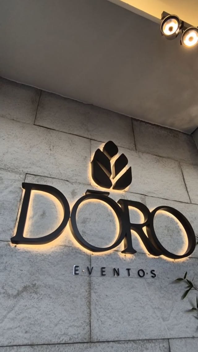 Logo iluminado Dóro Eventos